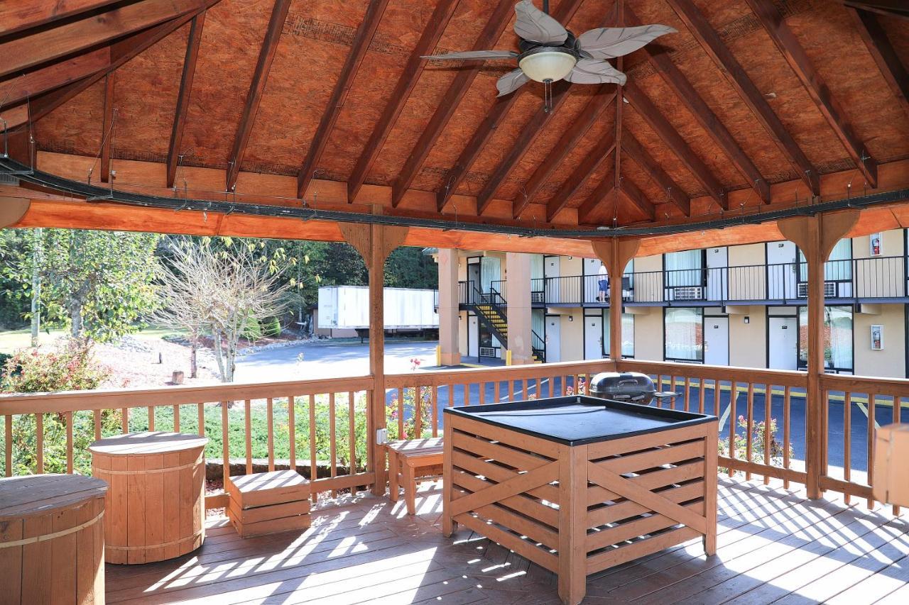 Super 8 By Wyndham Marion Nc Exterior foto